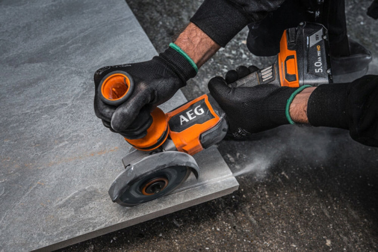 Szlifierka kątowa AEG 18 V tarcza 125 mm BEWS18-125BLPX2-0